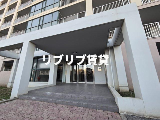 テレパレス西千葉のエントランス