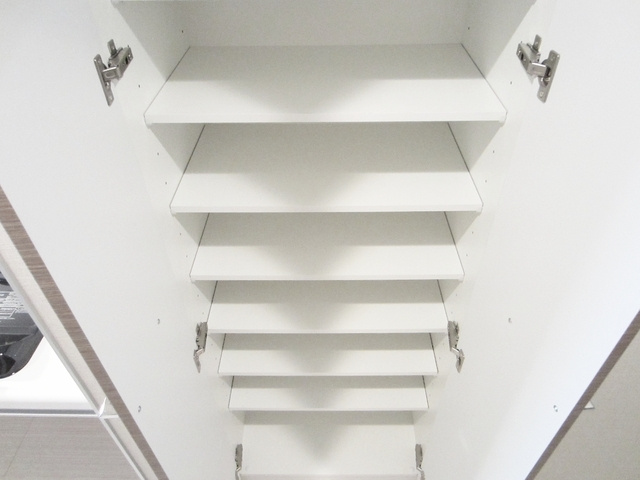 グラントゥルース赤羽プレミオの収納|大型玄関収納で玄関スッキリ！