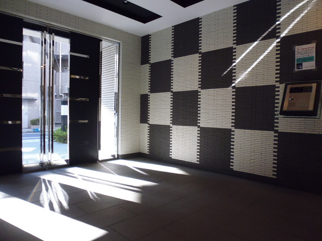 グラントゥルース赤羽プレミオのエントランス|オシャレなエントランスです