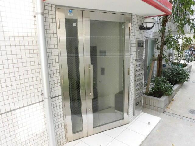 Ｓｃｉｍｏｎｅのエントランス|建物の入り口です