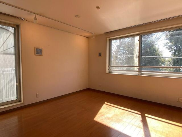 Ｓｃｉｍｏｎｅの居間・リビング|明るいリビングです