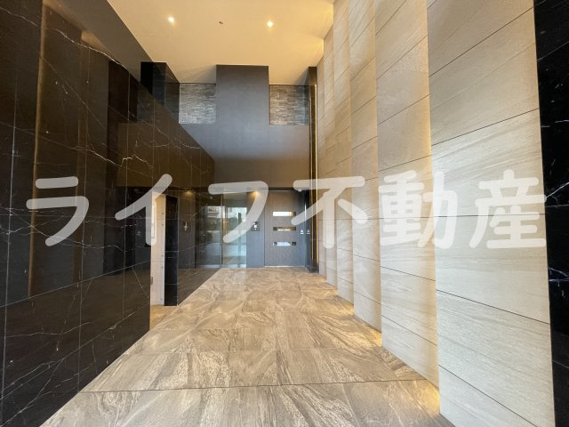 S-RESIDENCE高井田Centralのロビー|ゆとりのあるロビーです