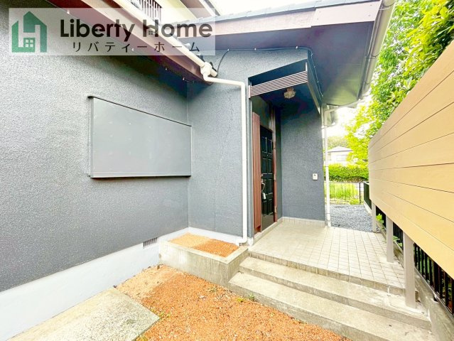 つくば市自由ケ丘　中古戸建のエントランス