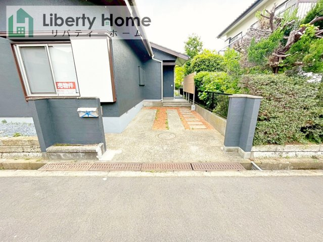 つくば市自由ケ丘　中古戸建のエントランス