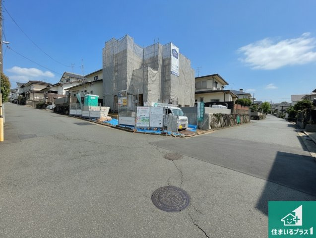 川西市水明台　第18期　新築一戸建ての前面道路含む現地写真|現在建築中！落ち着いた街並みで新生活を始めることが出来そう！周辺の物件も併せてご紹介させて頂きます！