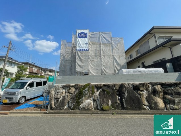 川西市水明台　第18期　新築一戸建ての外観|周辺は落ち着いた街並みの住宅地！子育てがしやすい住環境です！まだ未完成ですが、現地でしかわからない事もございます。是非一度ご覧ください。