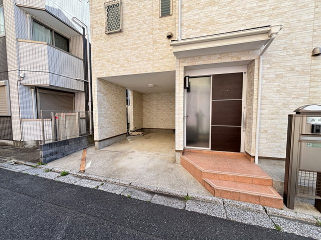 北千住戸建ての駐車場