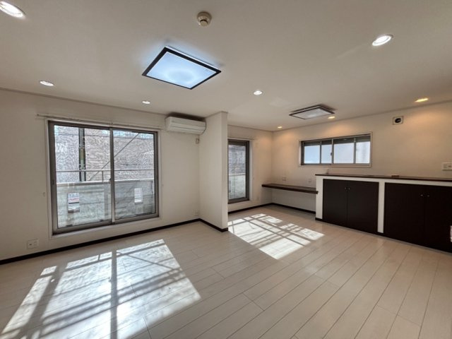 北千住戸建ての洋室