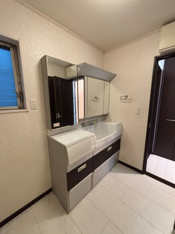 北千住戸建ての独立洗面台