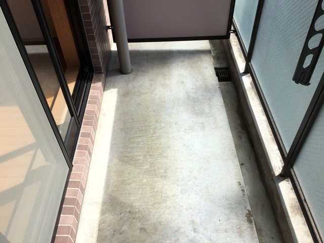 ドエル・ミョウセイのバルコニー