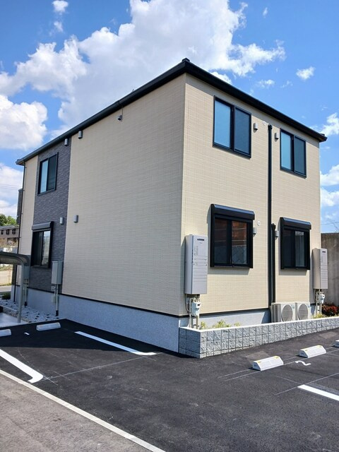 稲城市百村のアパート