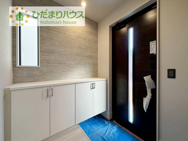 【玄関】 | つくば市松栄1期　新築戸建 | 丁度良い靴箱のサイズ♪これだけあれば家族全員の靴がしまえてスッキリ(^O^)