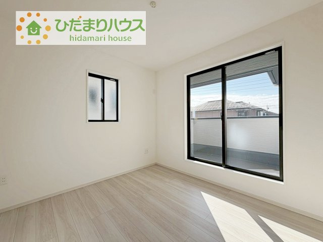 【洋室】 | つくば市松栄1期　新築戸建 | 窓が多く、明るい空間を演出してくれます(*^^*)