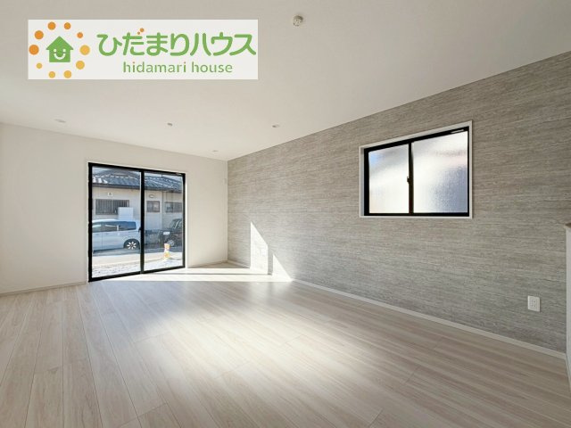 【居間・リビング】 | つくば市松栄1期　新築戸建 | お子様が元気に遊べる広々としたリビングです！