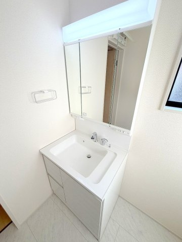あきる野市草花全２棟　新築分譲の独立洗面台