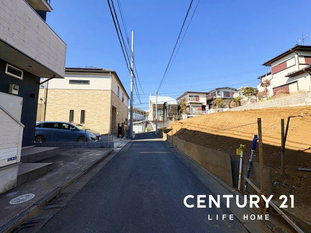 【前面道路含む現地写真】 | 小田急線「読売ランド前」売地 | 前面道路含む現地写真です