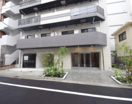 リテラス森下のエントランス