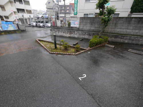 グランディール大江 ＊＊の駐車場