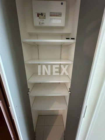 横浜市中区末吉町１丁目の賃貸マンションの収納