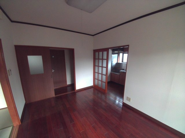 青木ハイツ2階の洋室