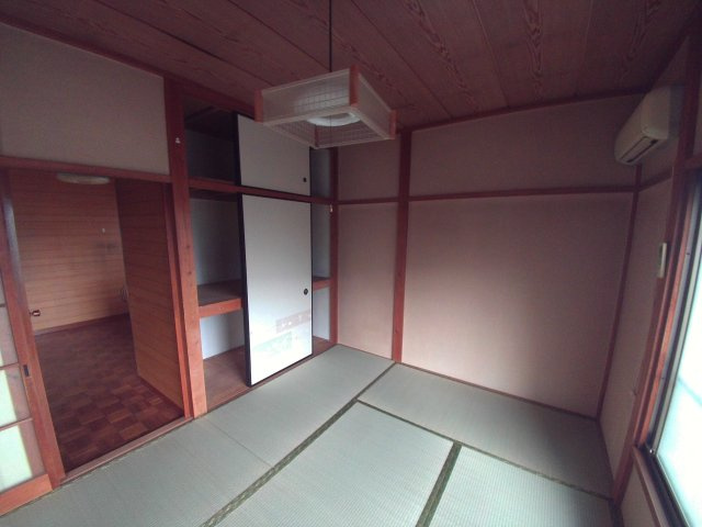 青木アパート2階の和室