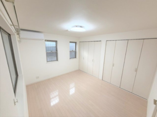 【洋室】 | ■学芸大学駅７分■東口商店街の近く■２０２１年リフォーム歴■４ＬＤＫ＋車２台 | ■東横線「学芸大学駅」歩７分
■東口商店街を抜けてすぐの好立地
■２０２１年に内装リフォーム済
■４ＬＤＫ＋車２台可
■当社のみ販売中
■内覧予約受付中