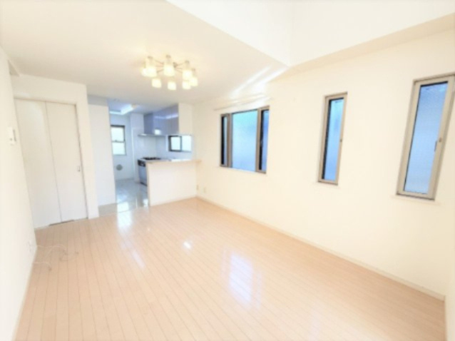 【ダイニング】 | ■学芸大学駅７分■東口商店街の近く■２０２１年リフォーム歴■４ＬＤＫ＋車２台 | ■東横線「学芸大学駅」歩７分
■東口商店街を抜けてすぐの好立地
■２０２１年に内装リフォーム済
■４ＬＤＫ＋車２台可
■内覧予約受付中