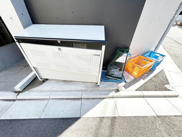 ALBA志茂のその他|敷地内ごみ捨て場です☆