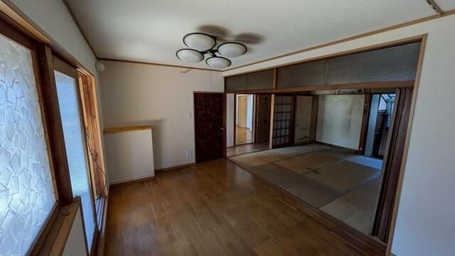 刈谷市宝町　中古戸建の洋室