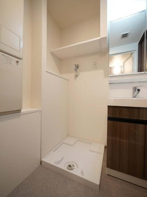 コンポジット渋谷本町の洗面所|広い洗面スペース