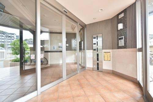福岡市南区長丘５丁目の賃貸マンションのエントランス|エントランス写真