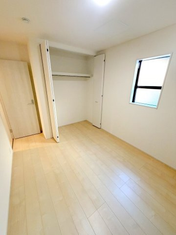 あきる野市草花全２棟　新築分譲の洋室