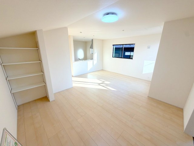 あきる野市草花全２棟　新築分譲の居間・リビング