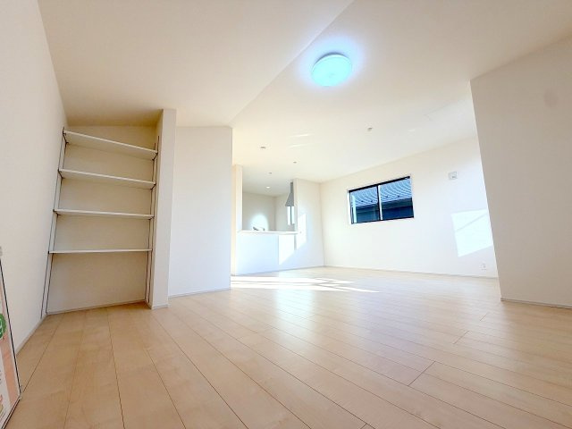 あきる野市草花全２棟　新築分譲の居間・リビング