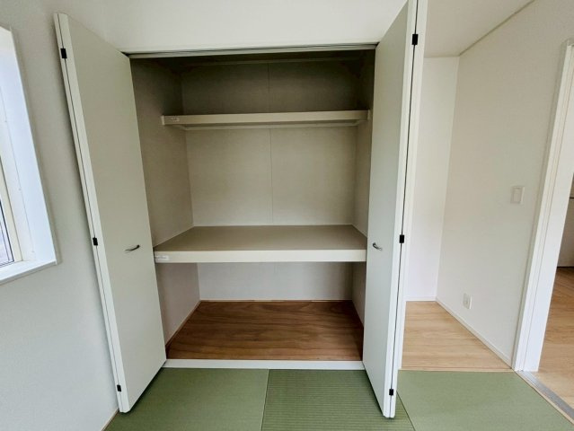 七栄第３３　新築戸建て　１４号棟の収納