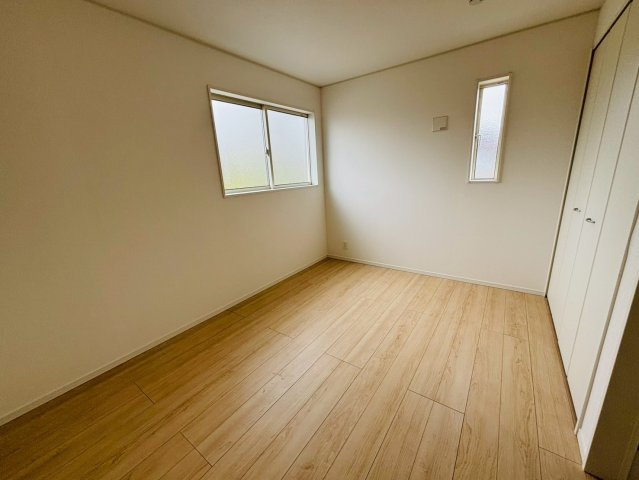 七栄第３３　新築戸建て　１４号棟の洋室