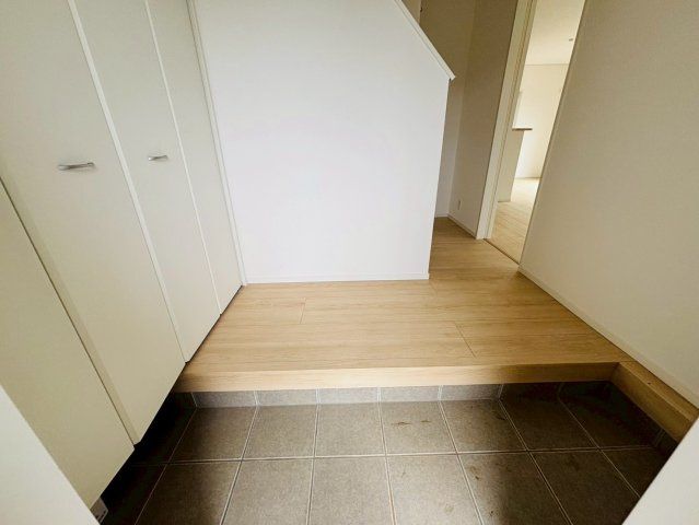 七栄第３３　新築戸建て　１４号棟の玄関
