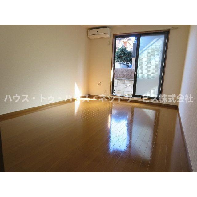 アムール グリーンビレッジⅢの居間・リビング