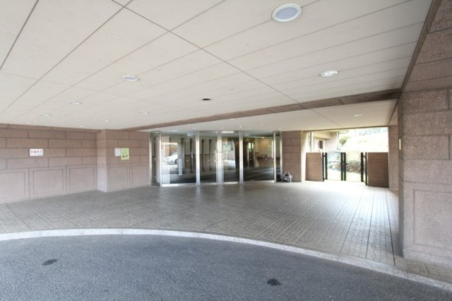 【エントランス】 | ダイアパレス志木V　(丸井志木店) | 志木駅・北朝霞駅・朝霞台駅が利用でき、行動範囲が広がります。