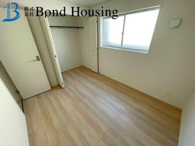 人気の畳コーナー完備　全8棟分譲　王塚台第6　5号棟の洋室