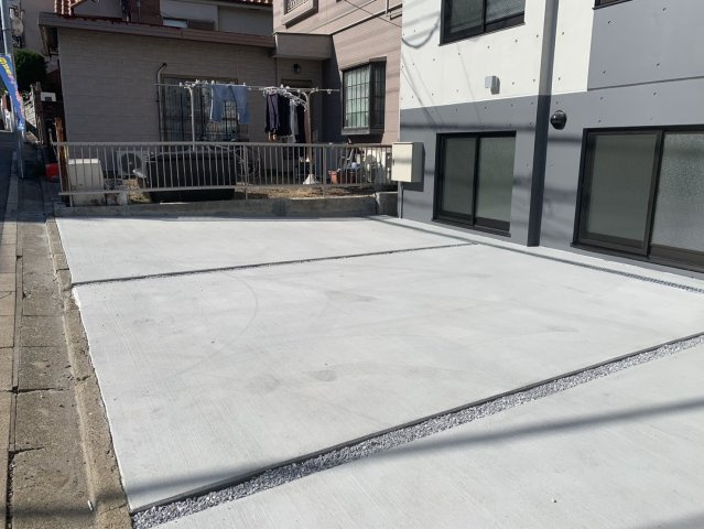 パークサイド赤羽レジデンスの駐車場