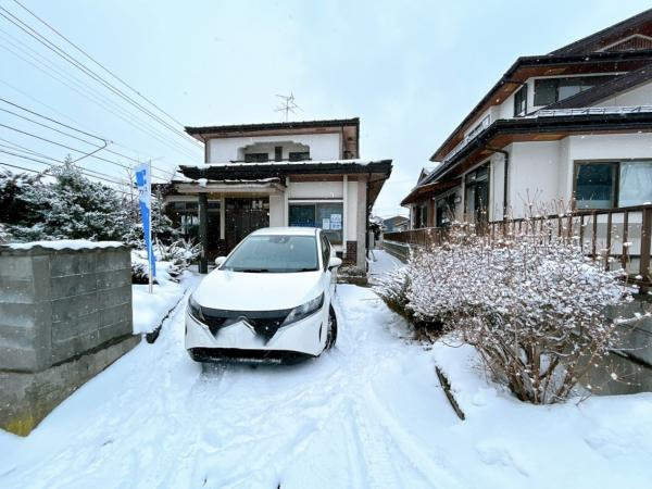 八戸市白銀台6丁目の駐車場