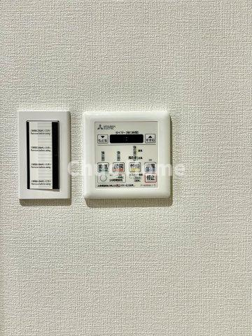 シャルム南砂町の冷暖房・空調設備|【浴室乾燥機】暖房・冷風・換気・乾燥が可能です。毎日を快適に過ごせるうれしい機能が揃っています。雨の日の洗濯物も安心です。