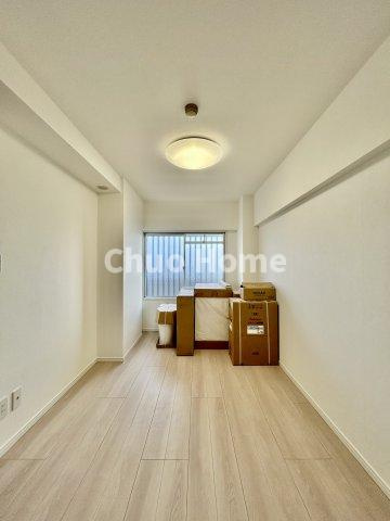 シャルム南砂町の寝室|【寝室】心と体をゆったりと安らげる主寝室。寝室のゆとりが大きい分だけ、暮らしの安らぎは深まります。一日の疲れを癒すだけでなく、ご夫婦の親密な語らいを紡ぎ出します