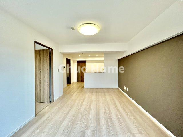 シャルム南砂町の居間・リビング|【居間・リビング】「ＬＤＫは家族団らんをデザイン」広いＬＤＫでは家族が集まり一緒の時間を過ごせる工夫がされております。何気ない一日の当たり前のひとコマがいつか一生の宝物になります