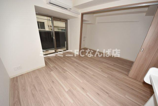 プレサンス松屋町グレースの居間・リビング