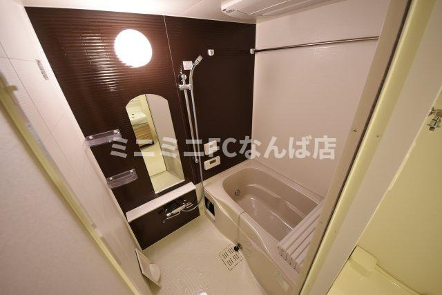 プレサンス松屋町グレースの浴室