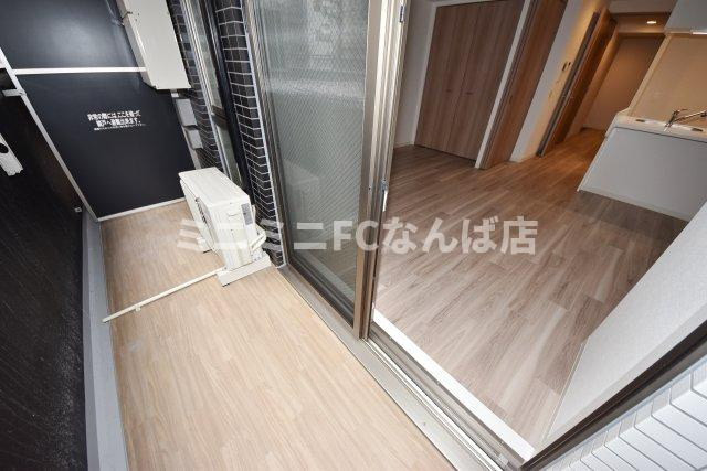 プレサンス松屋町グレースのバルコニー