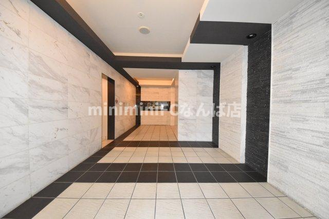 プレサンス松屋町グレースのエントランス