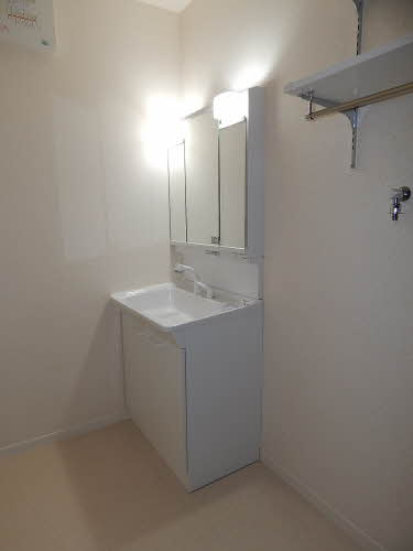 熊本市南区島町５丁目のアパートの独立洗面台